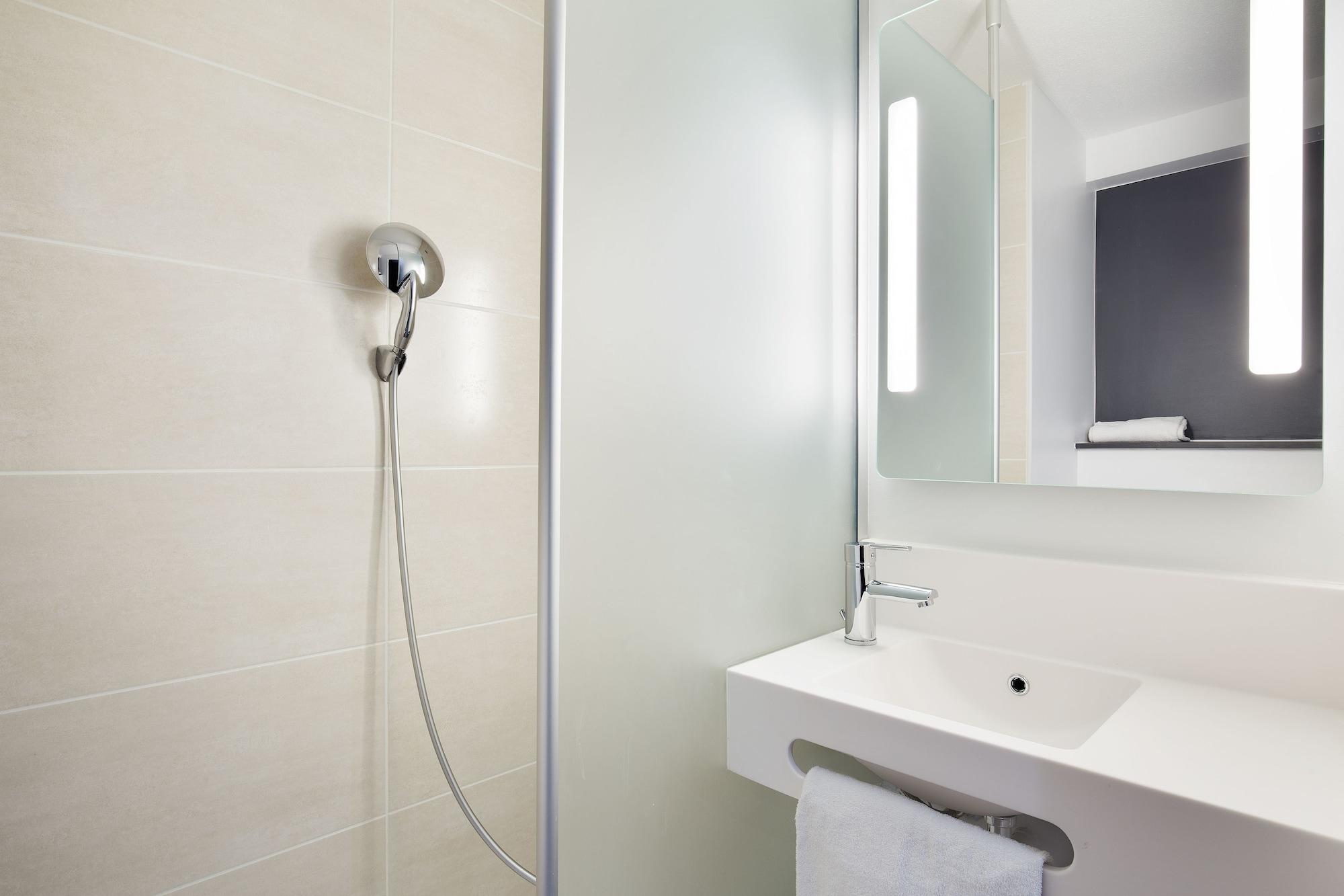 B&B Hotel Paris Sud Chatenay Malabry Buitenkant foto